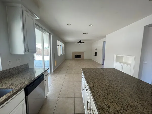 a view of empty room with window