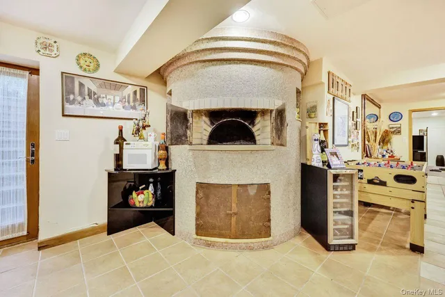 a view of living room with washer and dryer