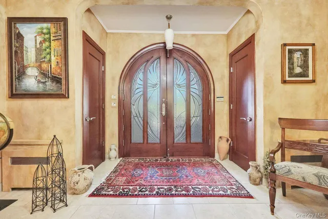 a view of a interior of the house