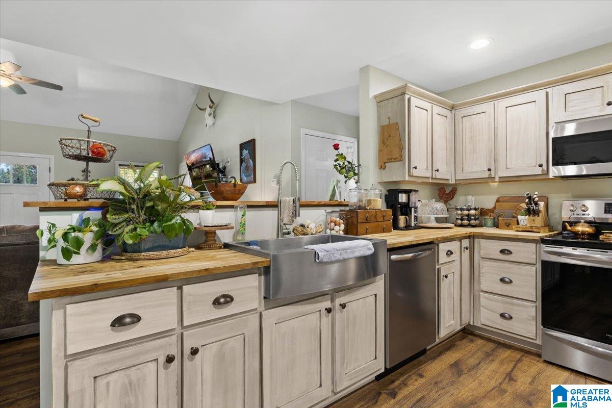 817 Wier Road Warrior, AL 35180 - Photo 8 of 20