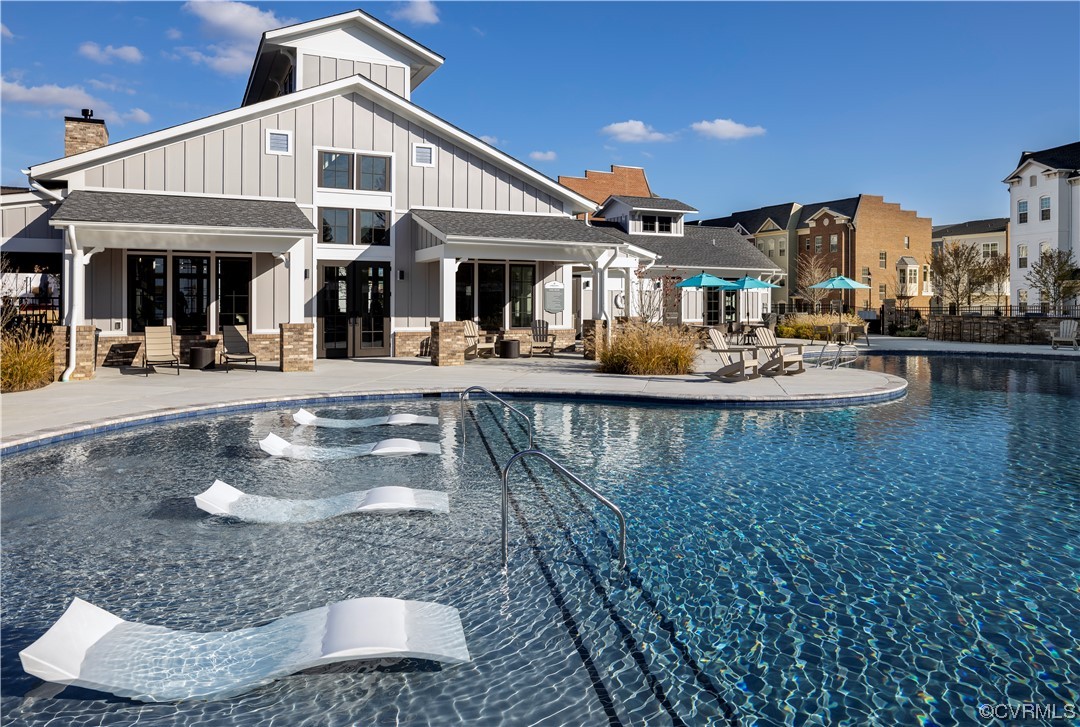 4989 Bethlehem Road, Unit Y1 Richmond, VA 23230 - Photo 3 of 5 a view of a house with sitting area