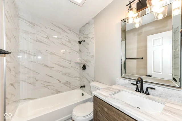 $220,000 | 3025 Pawnee Drive, Indianapolis, IN 46235