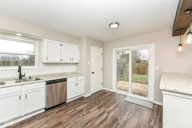 $220,000 | 3025 Pawnee Drive, Indianapolis, IN 46235