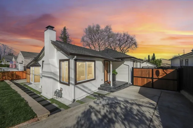 $2,388,000 | 725 Alameda De Las Pulgas, Redwood City, CA 94061