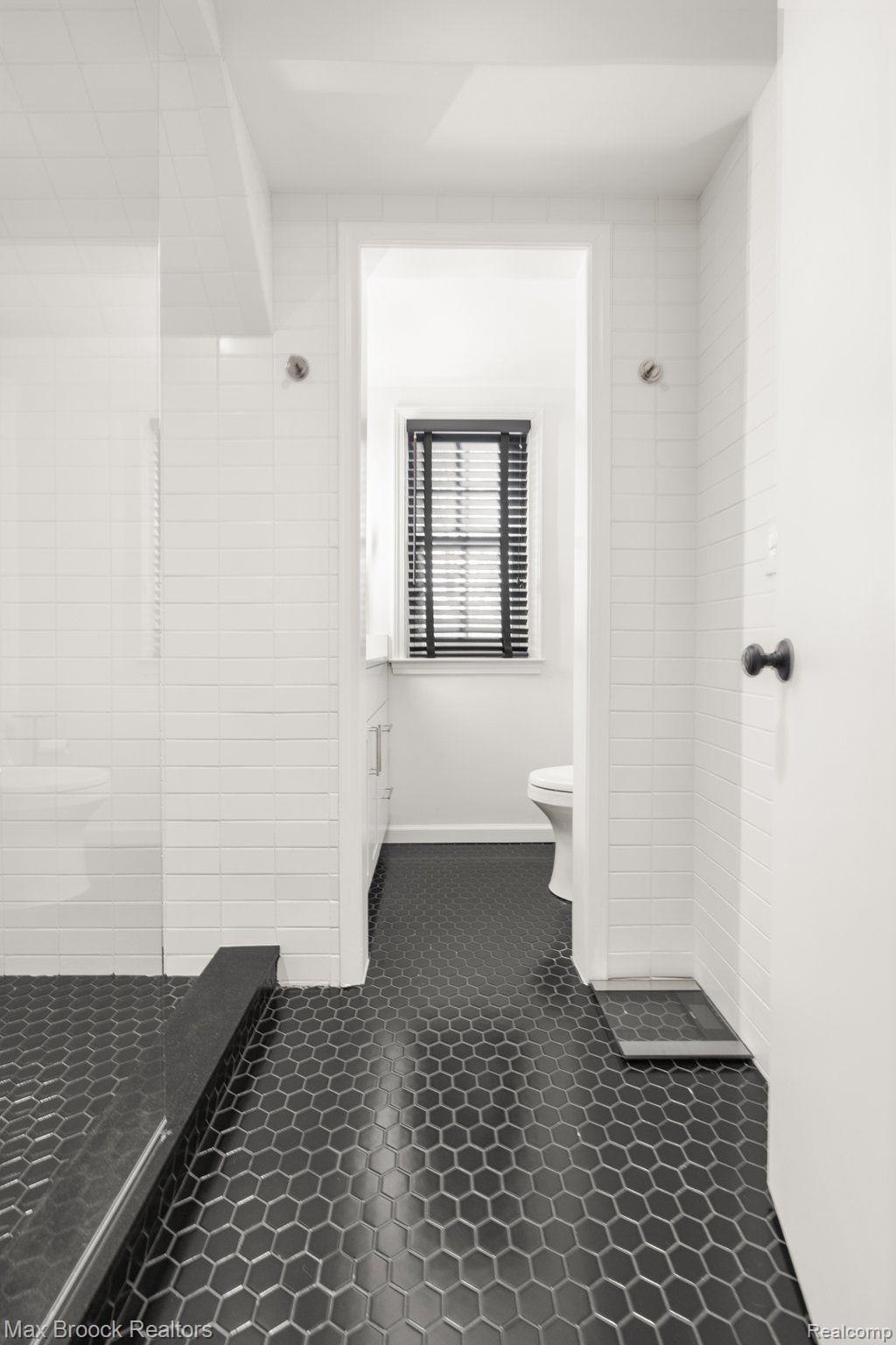 99 Maplefield Road Pleasant Ridge, MI 48069 - Photo 24 of 43 Primary Bathroom