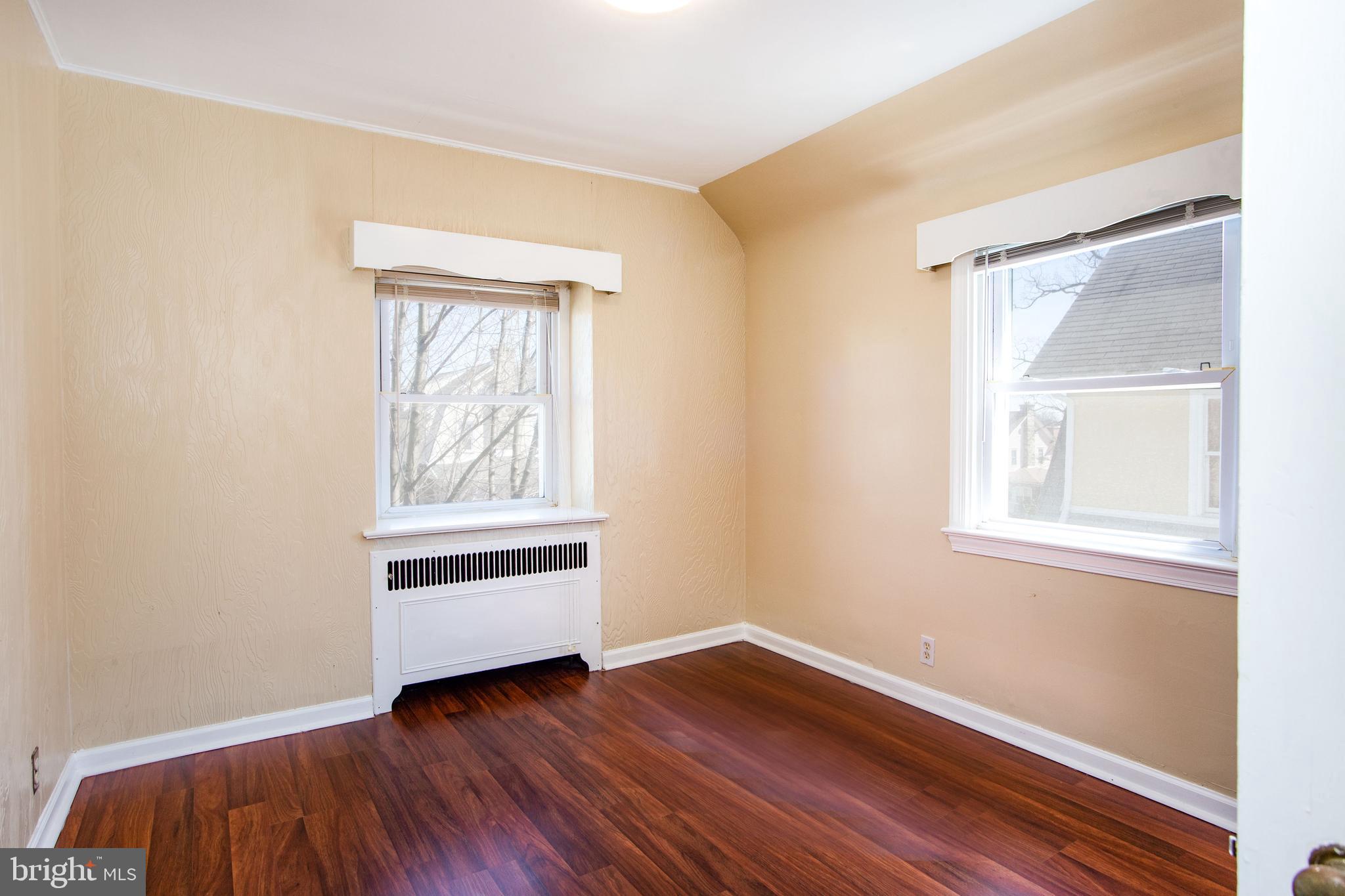 418 Netherwood Road Upper Darby, PA 19082 - Photo 22 of 36