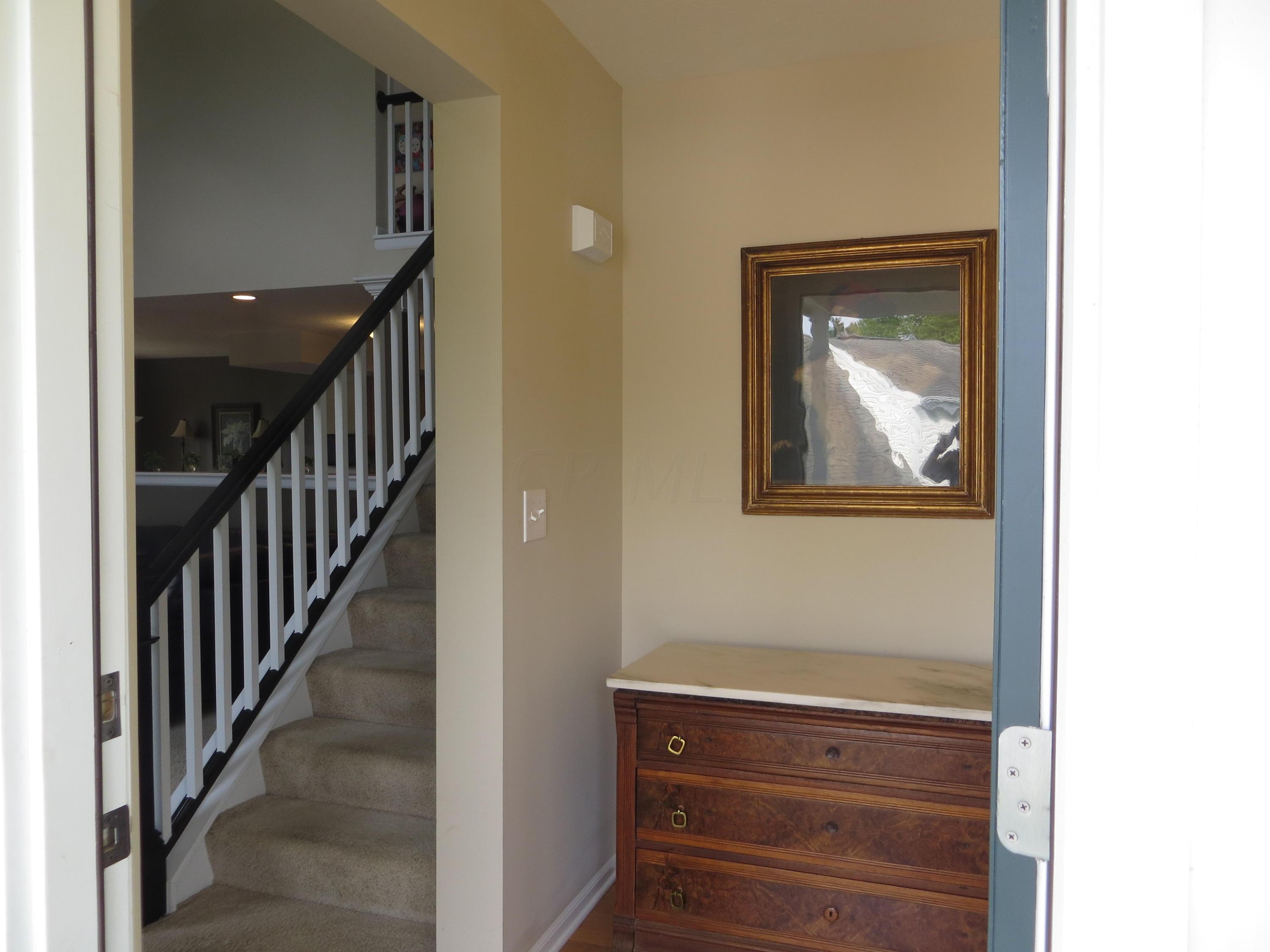 1222 Shagbark Road Columbus, OH 43230 - Photo 9 of 53