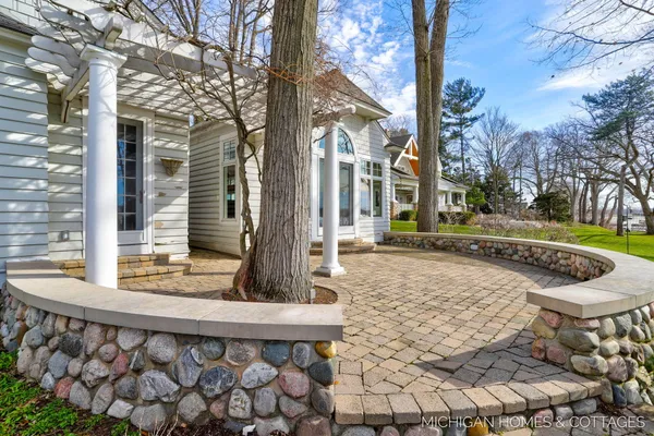 $3,950,000 | 714 North Shore Drive, Holland, MI 49424