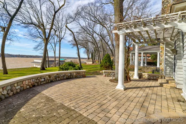 $3,950,000 | 714 North Shore Drive, Holland, MI 49424