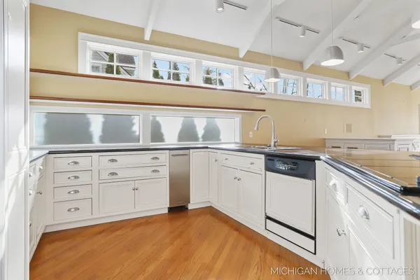 $3,950,000 | 714 North Shore Drive, Holland, MI 49424