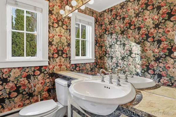 $3,950,000 | 714 North Shore Drive, Holland, MI 49424