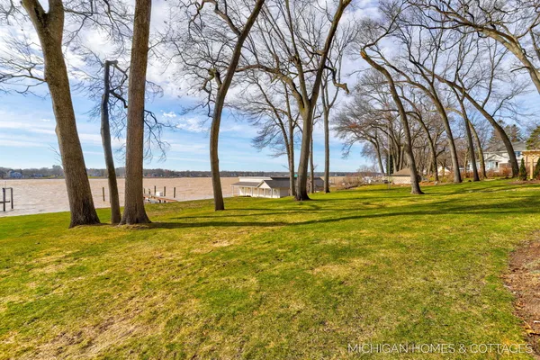 $3,950,000 | 714 North Shore Drive, Holland, MI 49424