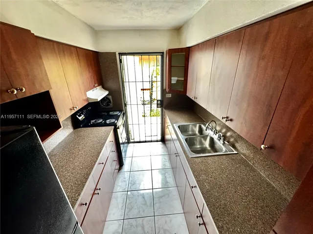 $2,000 | 1232 Northeast 136th Terrace, Unit 1232, North Miami, FL 33161