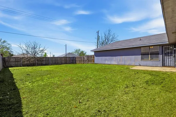 $2,100 | 1234 Roan Drive, Lancaster, TX 75134