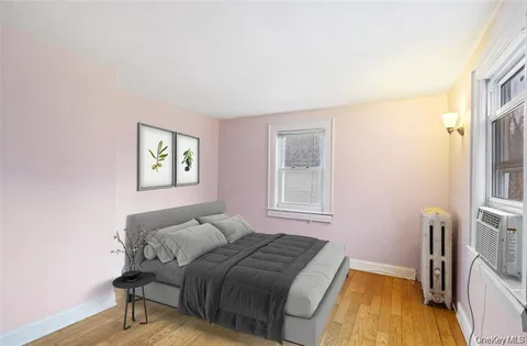 $959,000 | 43 Van Nostrand Avenue, Great Neck, NY 11024