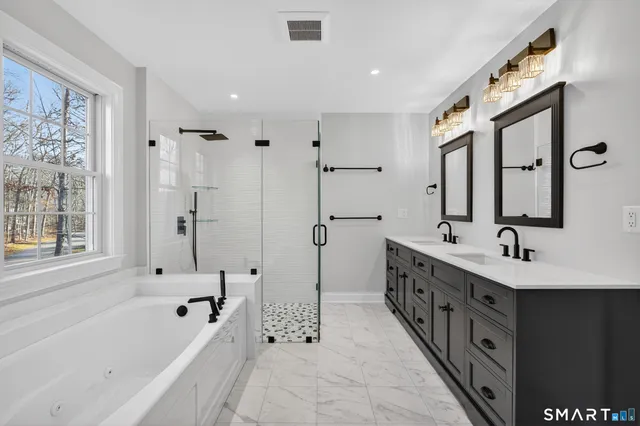 $1,400,000 | 2 Berberis Drive, Old Lyme, CT 06371