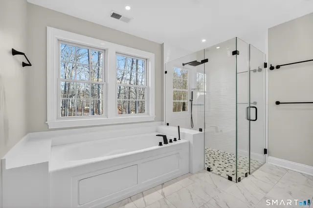 $1,400,000 | 2 Berberis Drive, Old Lyme, CT 06371