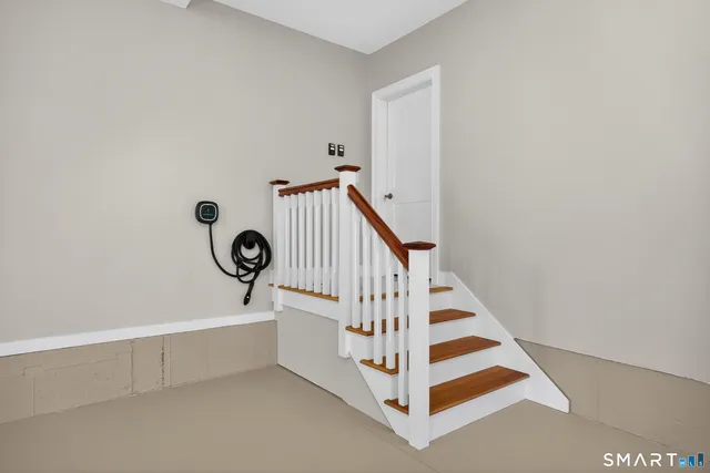 $1,400,000 | 2 Berberis Drive, Old Lyme, CT 06371