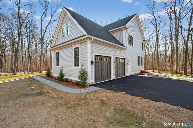 $1,400,000 | 2 Berberis Drive, Old Lyme, CT 06371