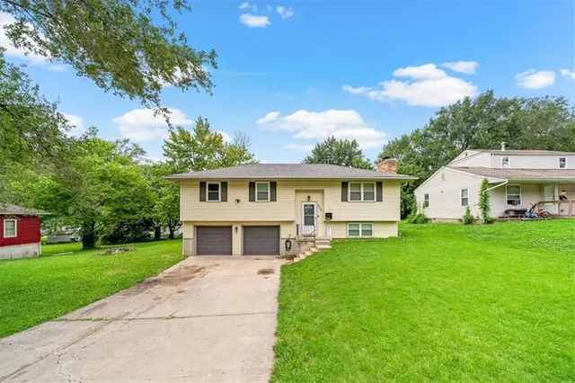 $295,000 | 2608 North 46th Terrace, Kansas City, KS 66104