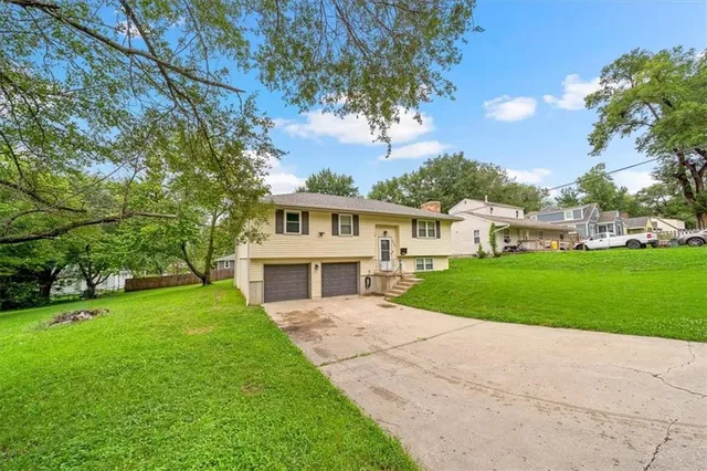$295,000 | 2608 North 46th Terrace, Kansas City, KS 66104