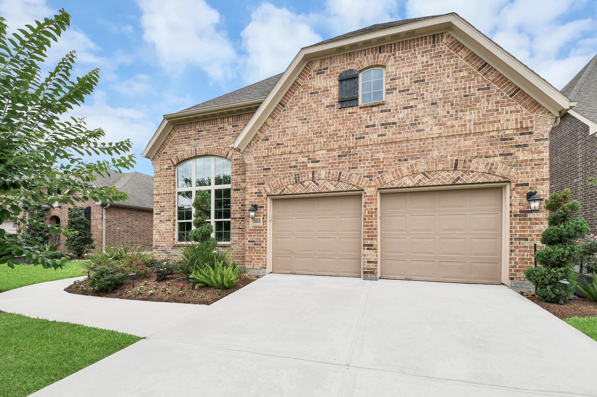 2811 Hadley Springs Lane Spring, TX 77386 - Photo 2 of 50 a front view of a house with garage