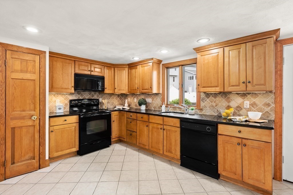 8 Mohawk Road Arlington, MA 02474 - Photo 12 of 25