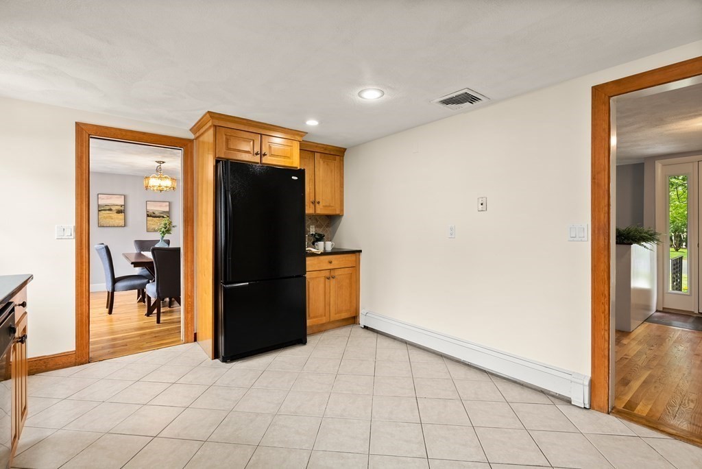 8 Mohawk Road Arlington, MA 02474 - Photo 9 of 25