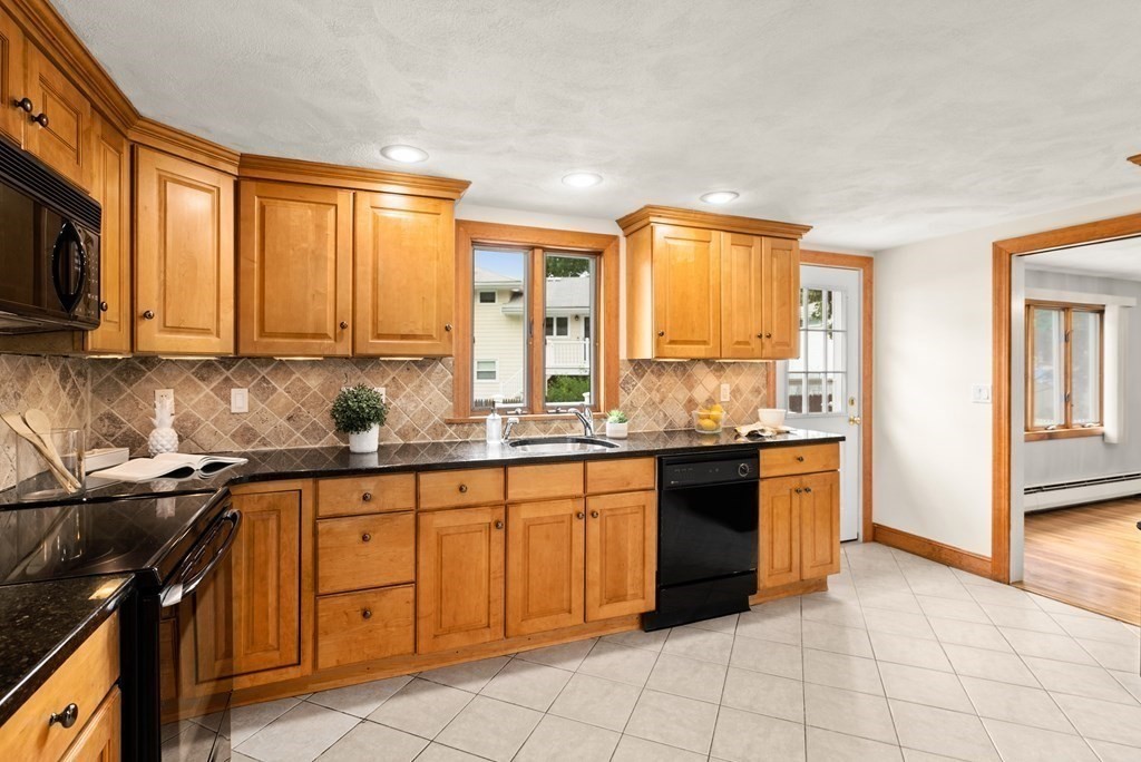 8 Mohawk Road Arlington, MA 02474 - Photo 10 of 25