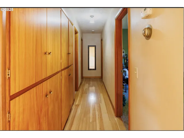 $495,000 | 645 South Main Street, Mount Angel, OR 97362