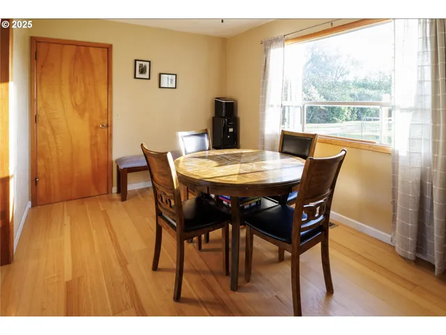 $495,000 | 645 South Main Street, Mount Angel, OR 97362