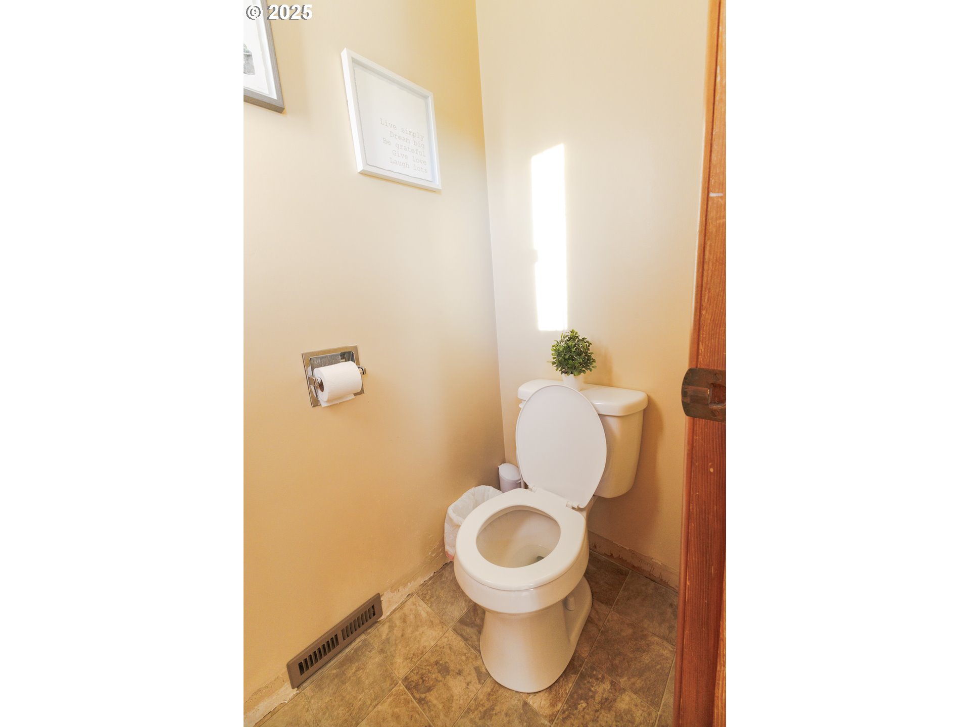 645 South Main Street Mount Angel, OR 97362 - Photo 10 of 12