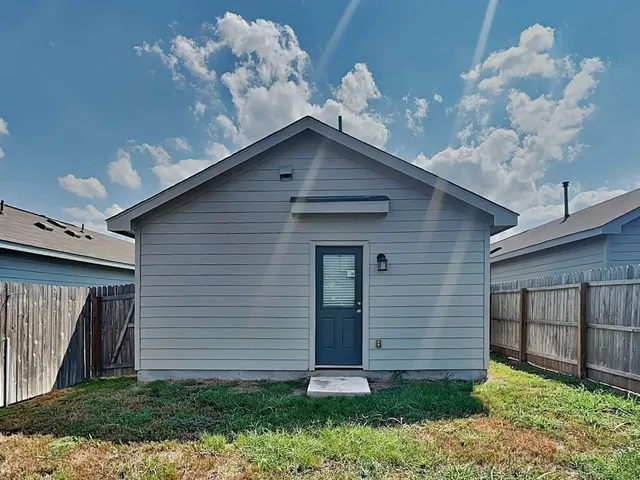 $1,275 | 5521 Verdugos Place, San Antonio, TX 78244