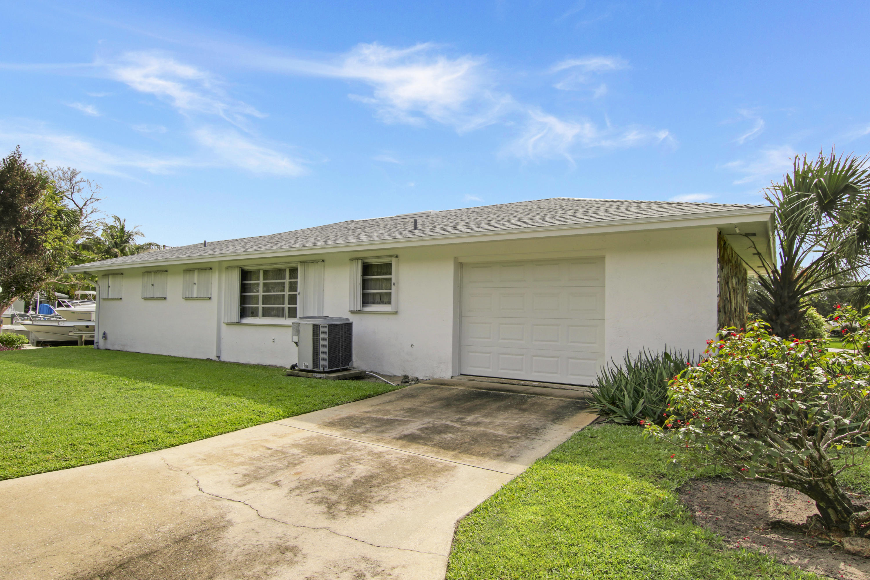 106 Periwinkle Drive Hypoluxo, FL 33462 - Photo 3 of 20 House1-19