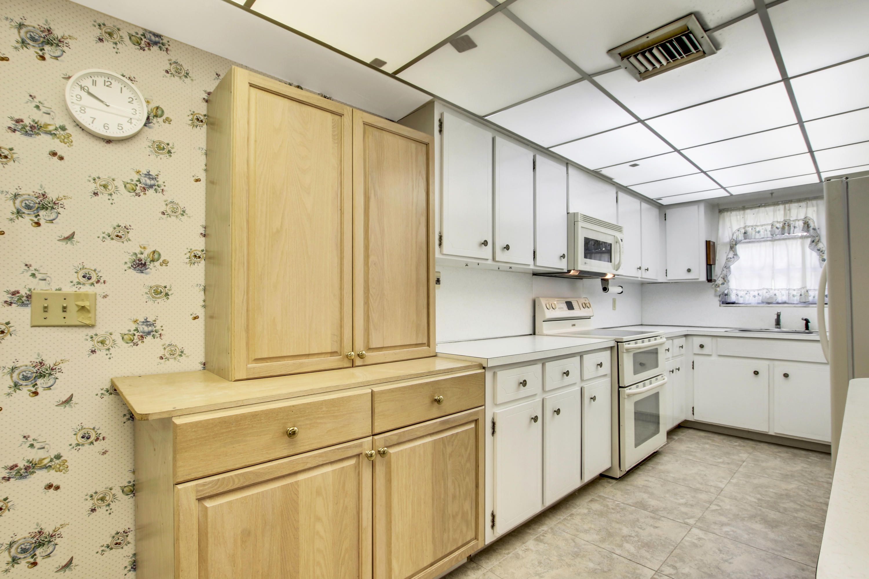 106 Periwinkle Drive Hypoluxo, FL 33462 - Photo 4 of 20 House1-9