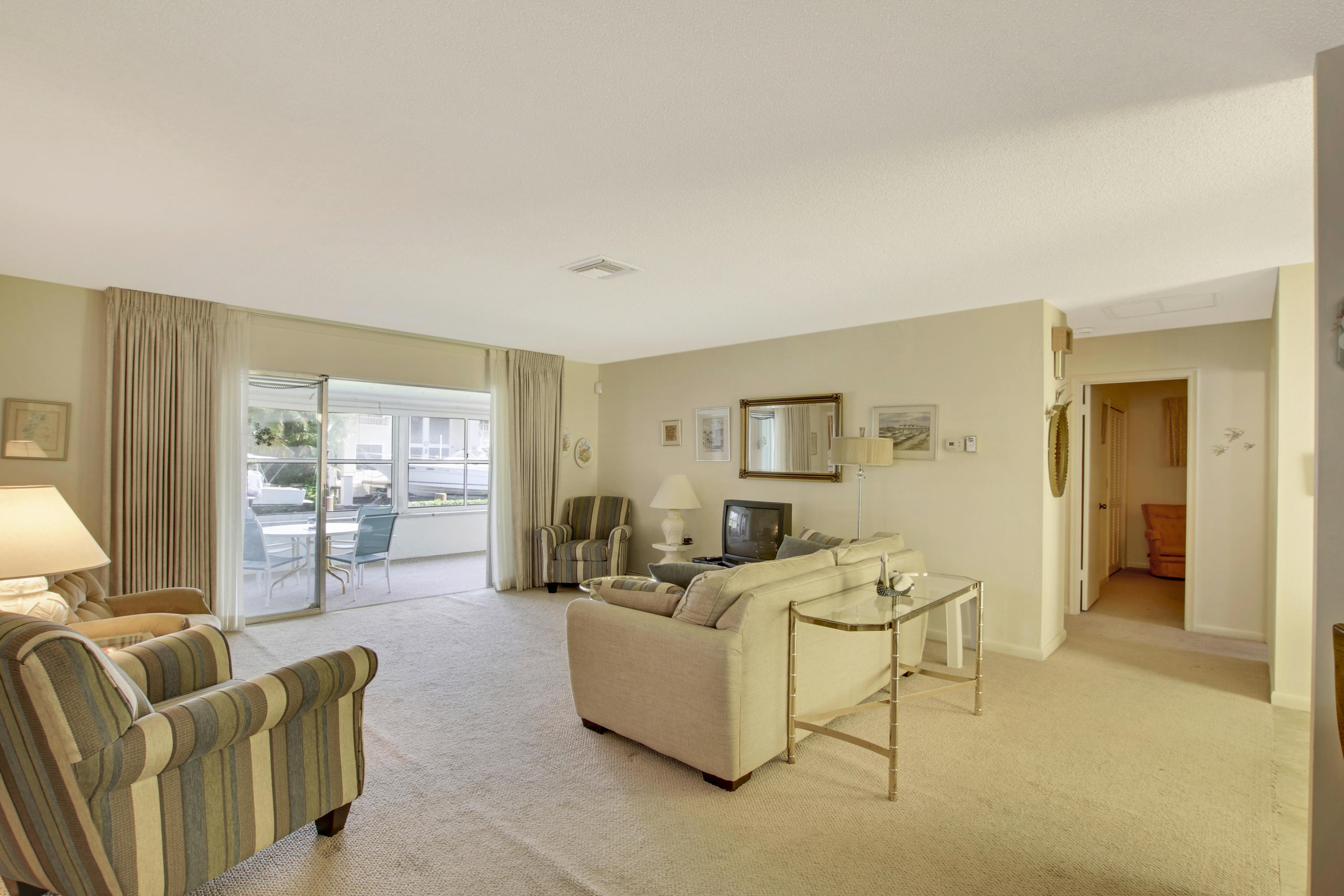 106 Periwinkle Drive Hypoluxo, FL 33462 - Photo 8 of 20 House1-13