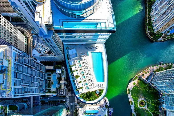 $39,500 | 300 Biscayne Blvd Way, Unit 4201E, Miami, FL 33131