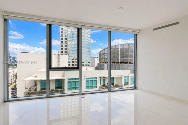$39,500 | 300 Biscayne Blvd Way, Unit 4201E, Miami, FL 33131