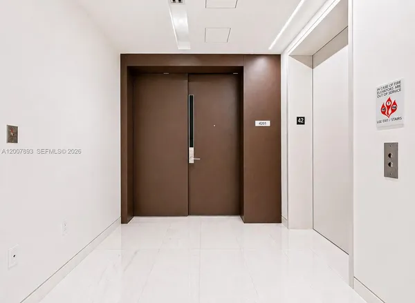 $39,500 | 300 Biscayne Blvd Way, Unit 4201E, Miami, FL 33131