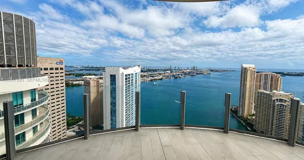 $39,500 | 300 Biscayne Blvd Way, Unit 4201E, Miami, FL 33131