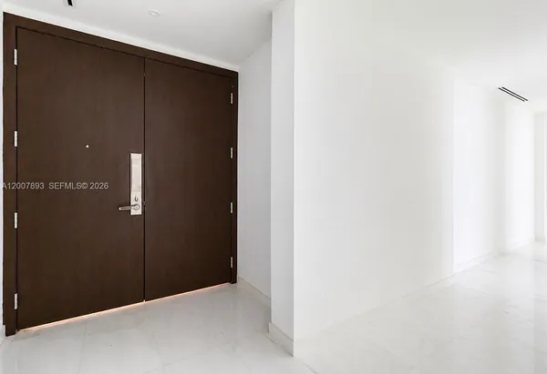 $39,500 | 300 Biscayne Blvd Way, Unit 4201E, Miami, FL 33131