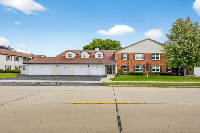 $195,000 | 2324 Wisconsin Street, Oshkosh, WI 54901