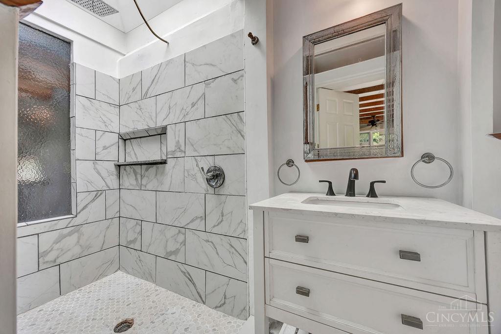 6851 Taylor Road Cincinnati, OH 45248 - Photo 36 of 50