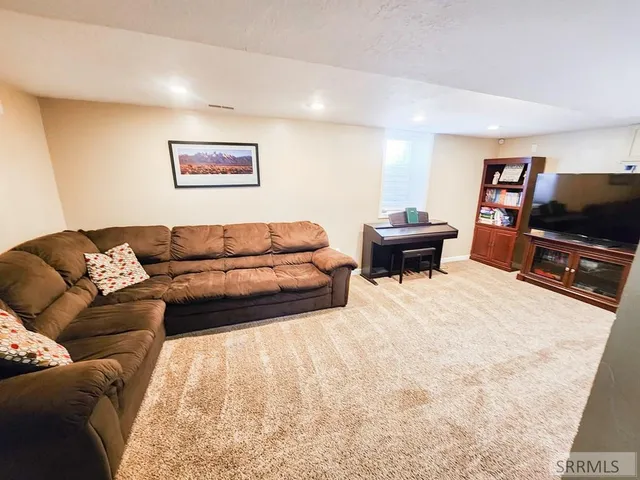 $430,000 | 1524 North 600 East, Shelley, ID 83274