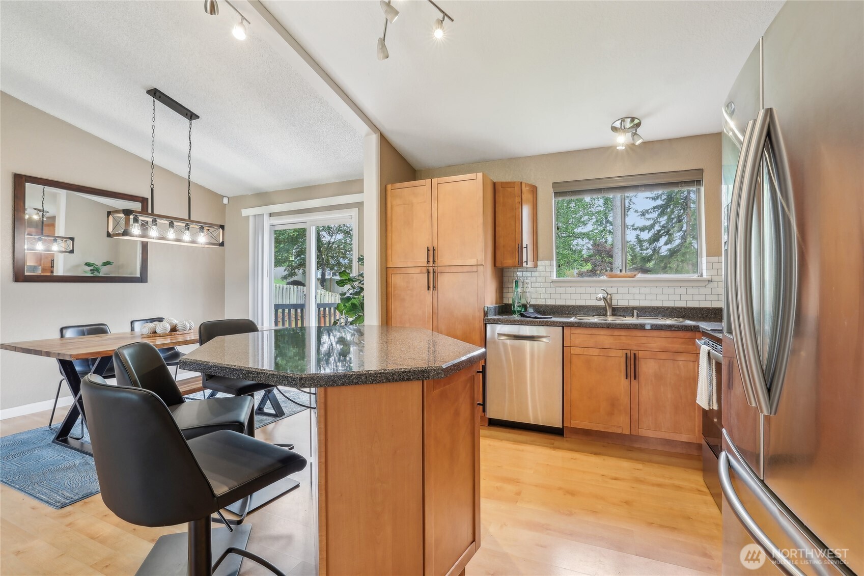 15209 Southeast 176th Place Renton, WA 98058 - Photo 9 of 40 Gallery Image 9