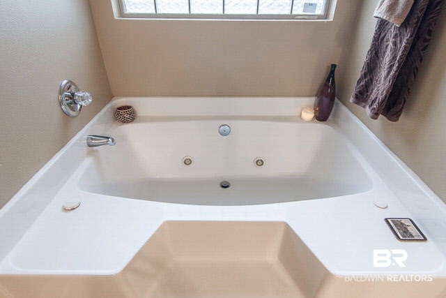 27606 Rileywood Drive Daphne, AL 36526 - Photo 24 of 30 Whirlpool Tub