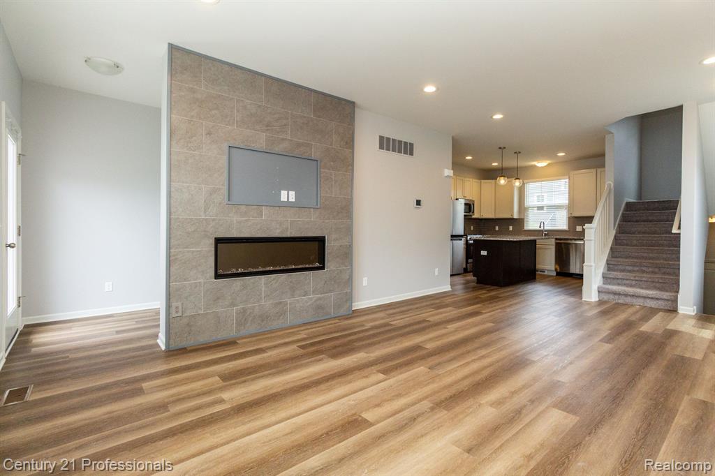 4931 Treeside Lane Troy, MI 48098 - Photo 7 of 32