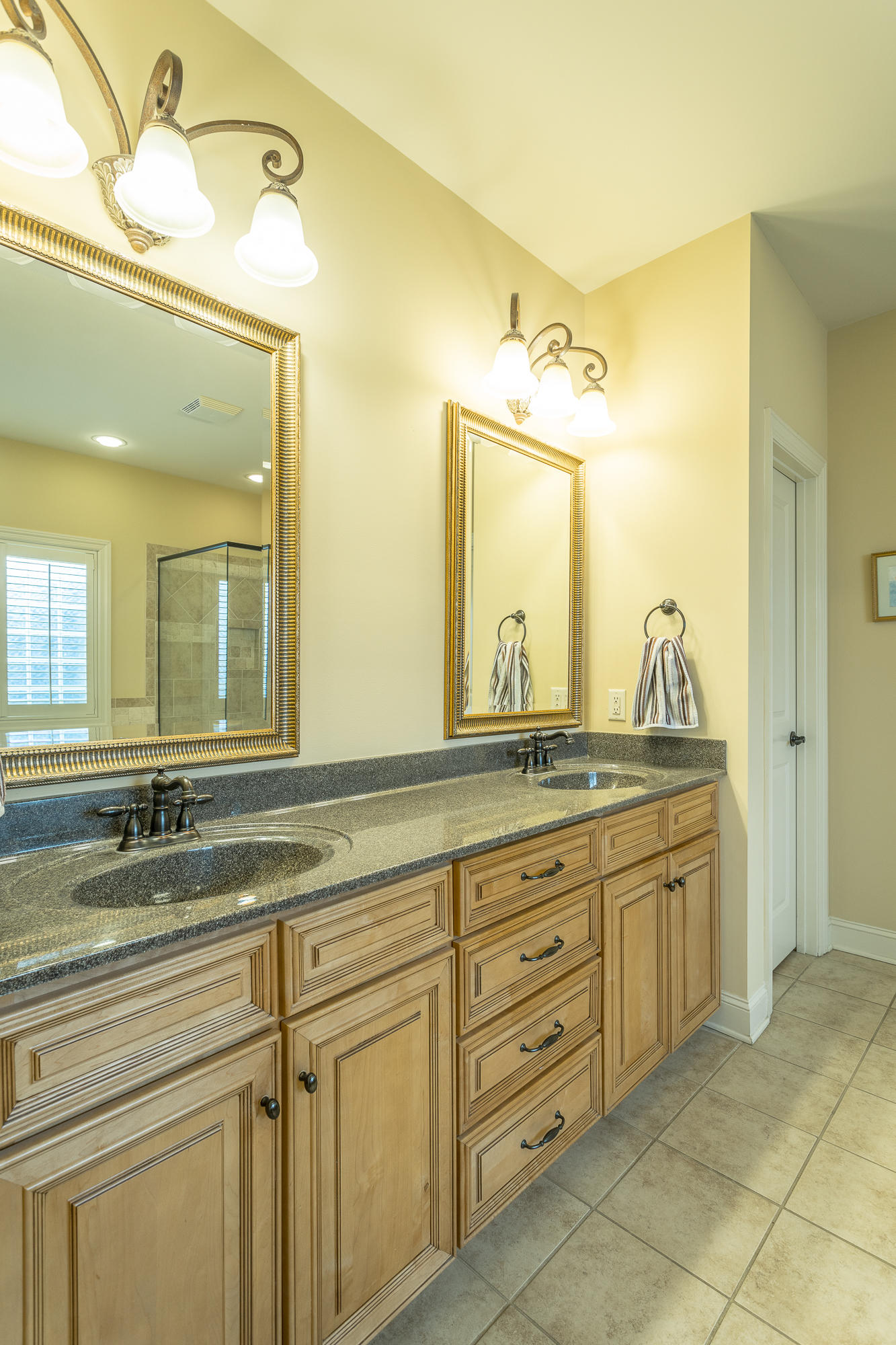6354 Deep Canyon Road Hixson, TN 37343 - Photo 28 of 44 Master bathroom
