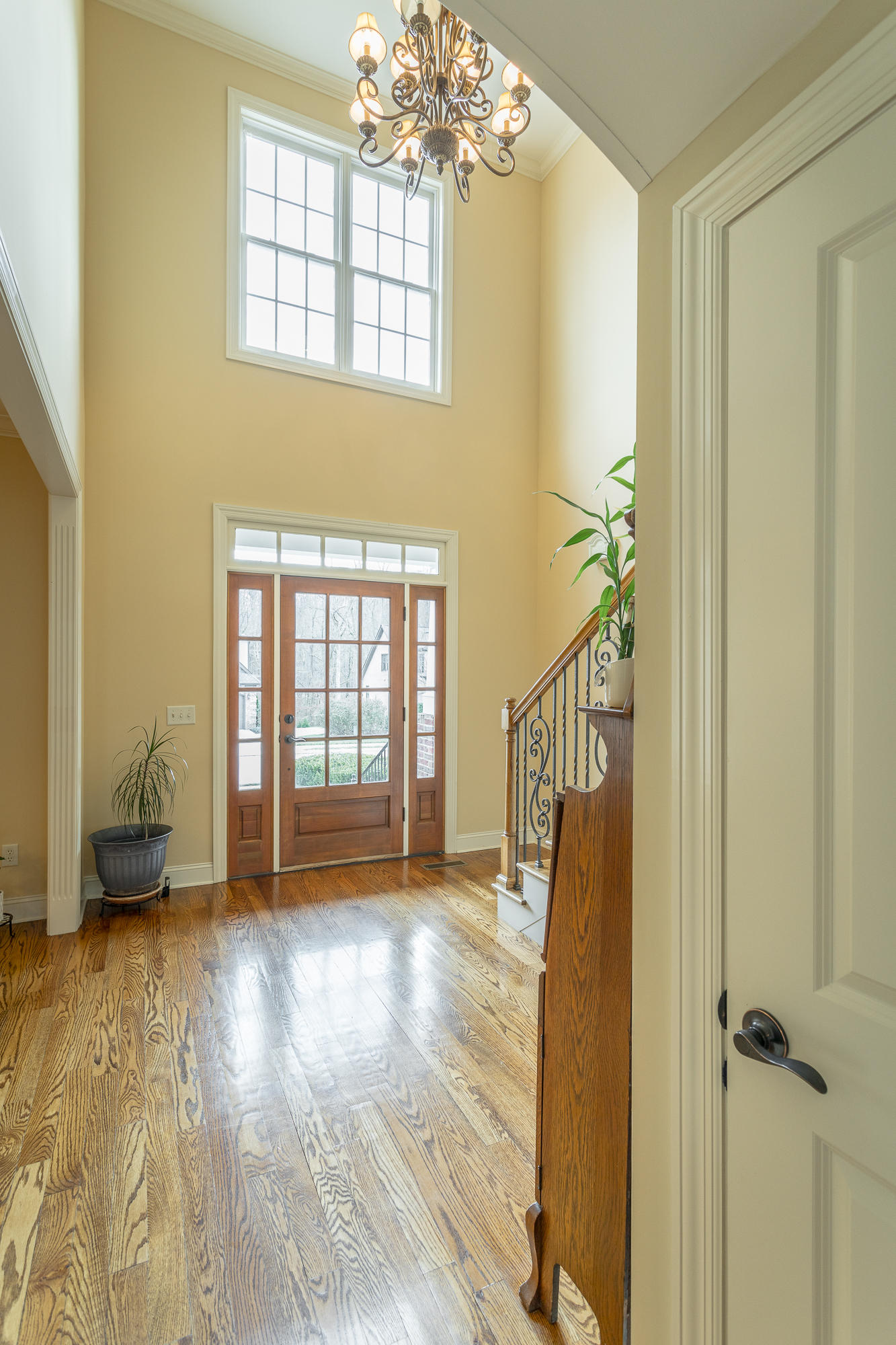 6354 Deep Canyon Road Hixson, TN 37343 - Photo 4 of 44 Foyer