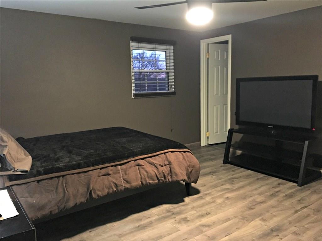 301 Wilson Road Clinton, PA 15026 - Photo 10 of 25 MB even features USB wall socket outlets...how convenient!